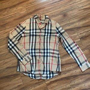 Brand new women’s Burberry check shirt size large